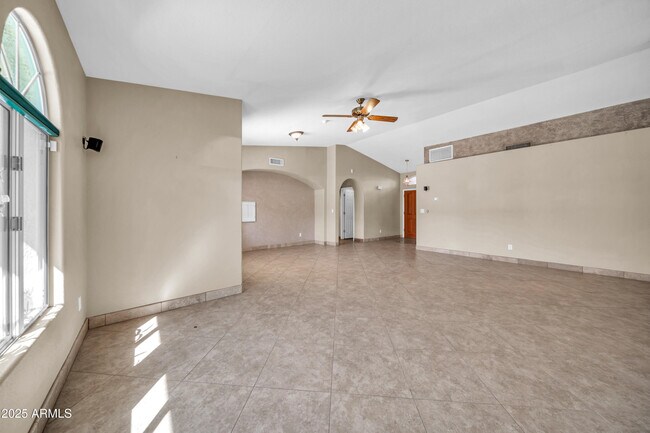 Building Photo - 5639 E Aire Libre Ave