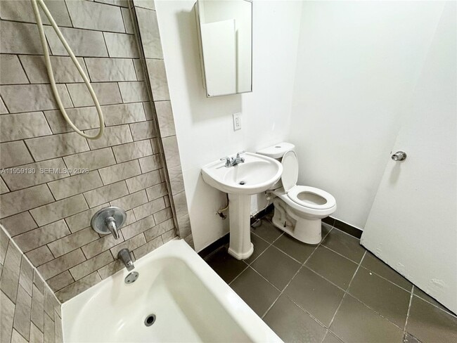 Building Photo - 7528 NE 3rd Ct