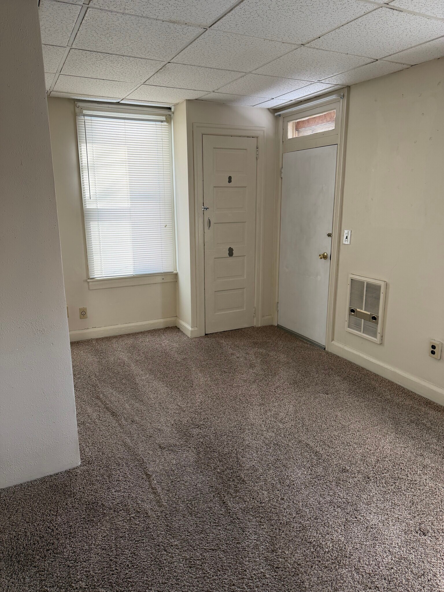 Building Photo - 230 Adelia St