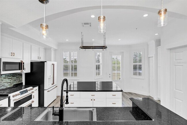 Building Photo - 1579 Chatfield Pl