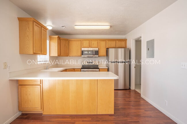 Building Photo - 1381 E 1370 S