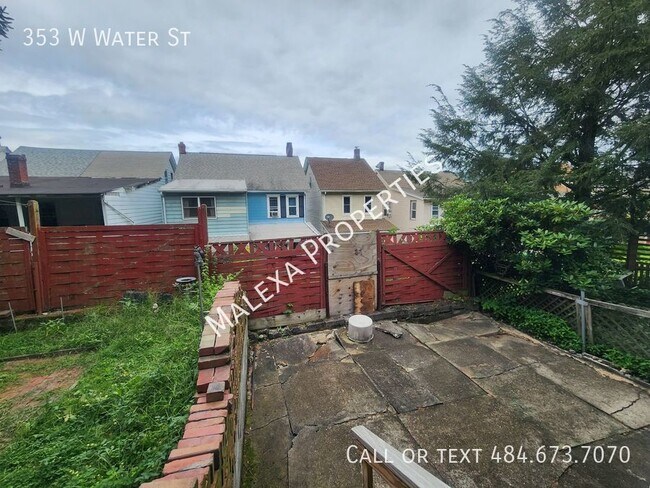 Building Photo - 3 Bedrooms, 1 car garage and finished rec ...
