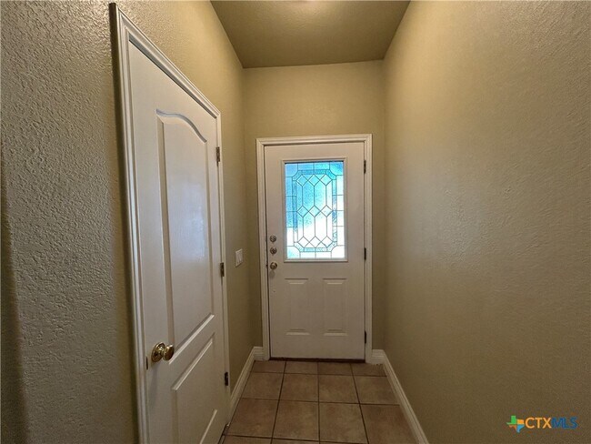 Building Photo - 3049 Pine Valley Dr