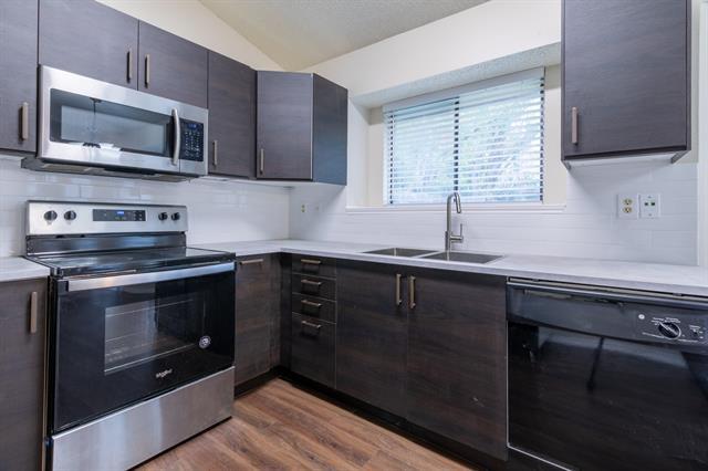 Building Photo - 2239 Turf Club Dr