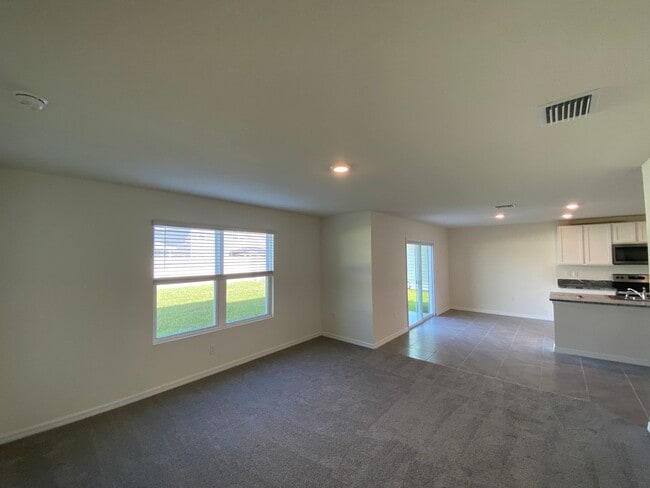 Building Photo - Avalon Woods 4/3/2 ***WON'T LAST***