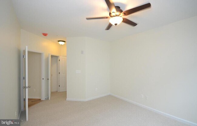 Building Photo - 3527 Piney Woods Pl