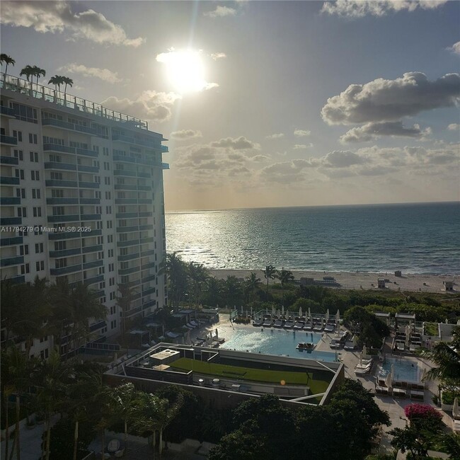 Building Photo - 2301 Collins Ave