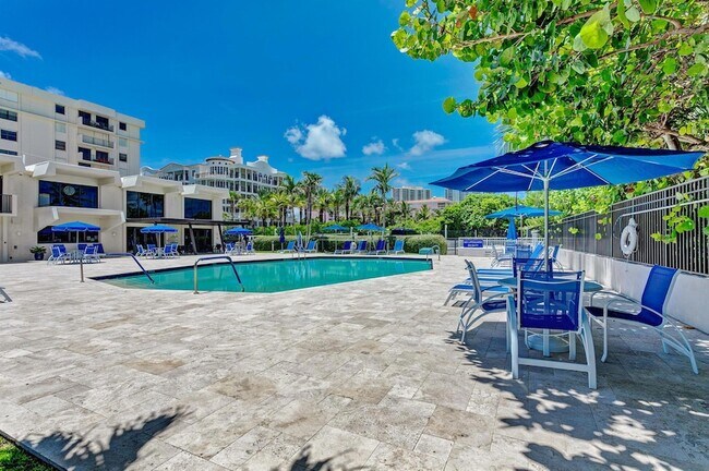 Building Photo - 145 S Ocean Ave