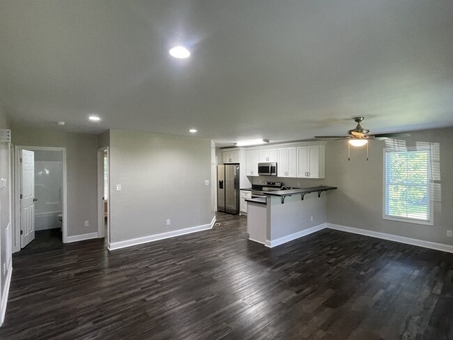 Building Photo - Single Family Residence, Ranch - Maiden, NC