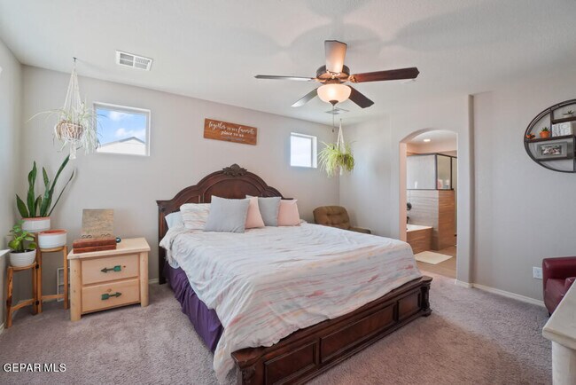 Building Photo - 1041 Earthstar Pl