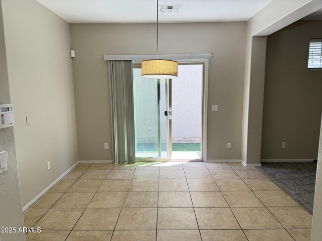 Building Photo - 5355 W Chisum Trail