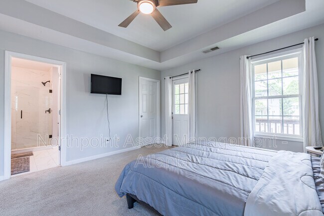 Building Photo - 2025 Jonesboro Rd SE