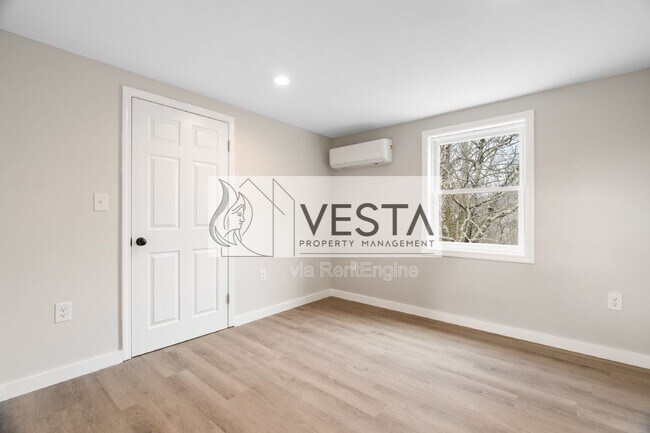 Building Photo - 2383 Dutch Cove Rd