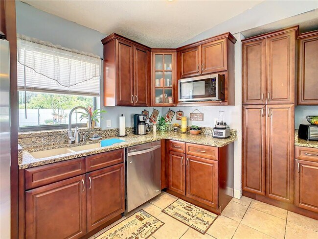 Building Photo - 853 Blanc Ct