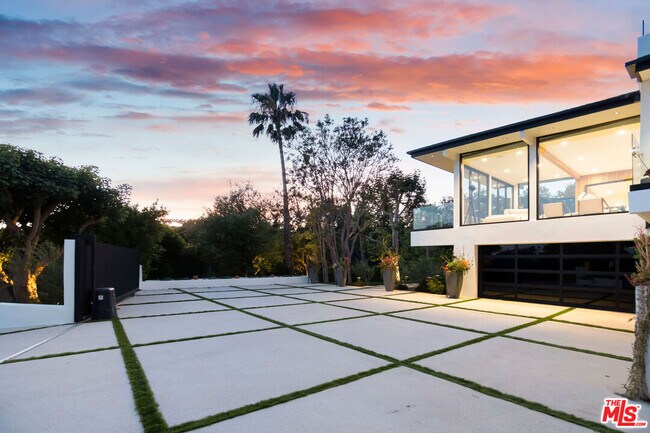 Building Photo - 27187 Sea Vista Dr