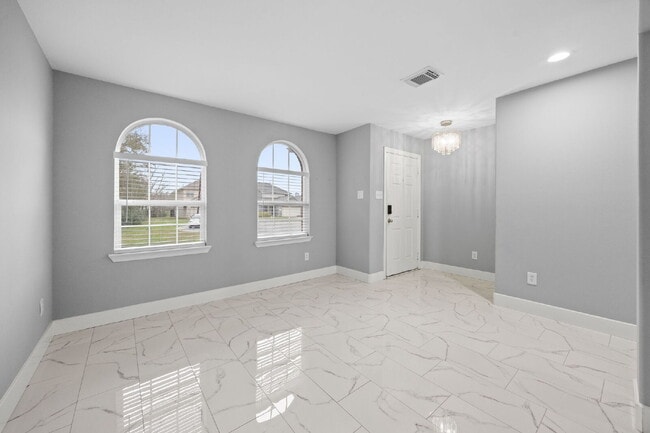 Building Photo - Updated 4-Bedroom Conroe Rental with Cul-De-Sac Privacy in Hunters Glen