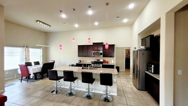 Building Photo - 1967 Mexia Dr