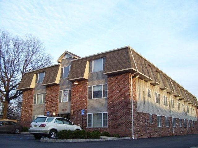 Primary Photo - 1025 W Blancke St