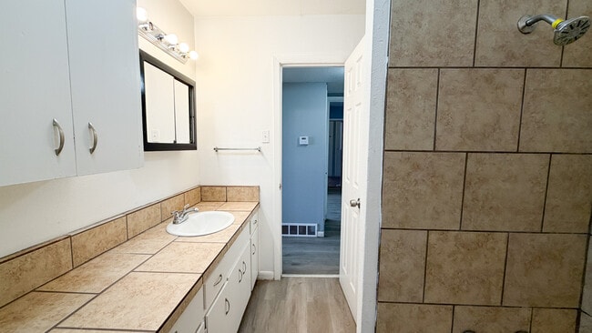 Building Photo - Kentwood Apartments