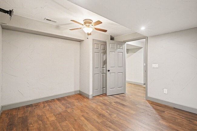 Building Photo - 5634 W Ida Dr