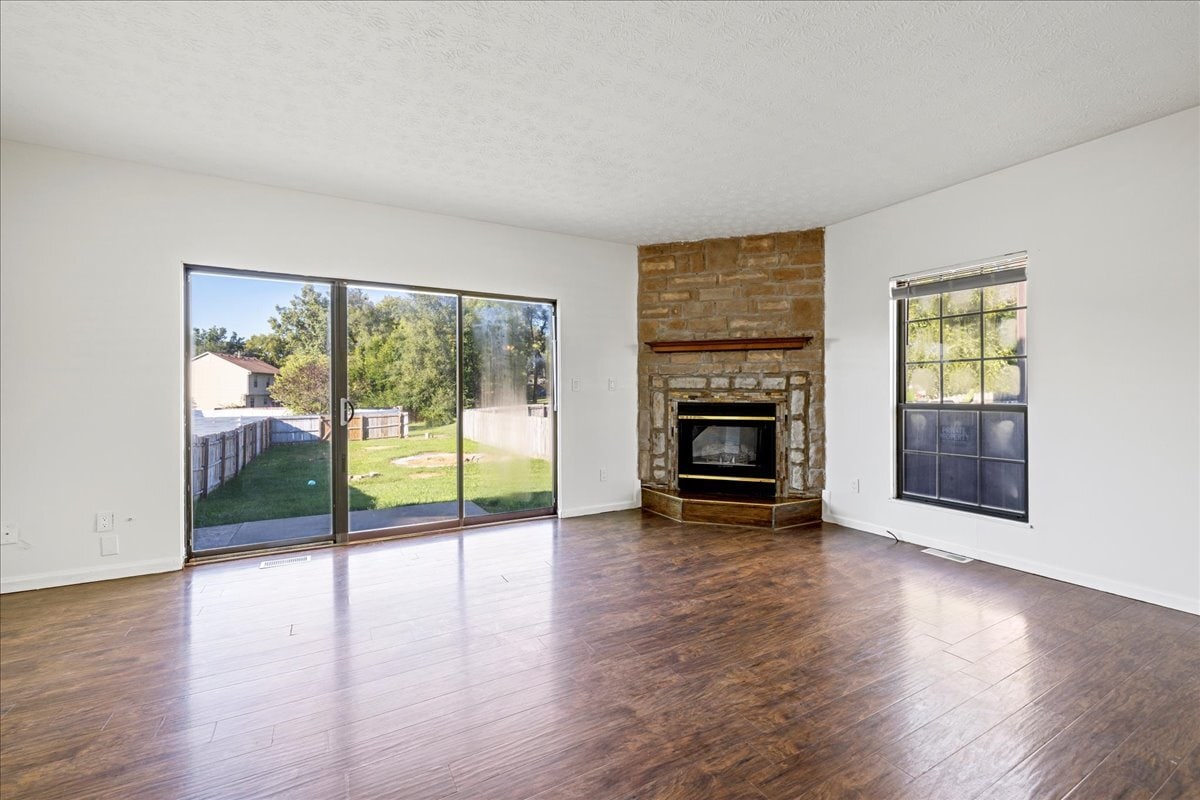 Living Room - 1600 Rock Creek Dr