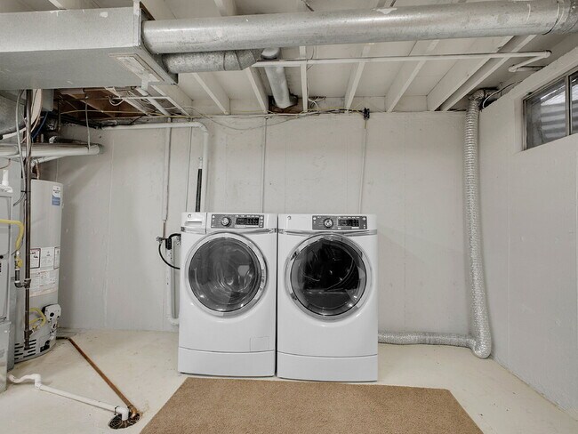 Building Photo - $2,295.00, 2-bed, 3-bath Condo in Westmins...