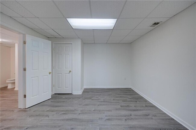 Building Photo - 5795 Dovnick Dr SW