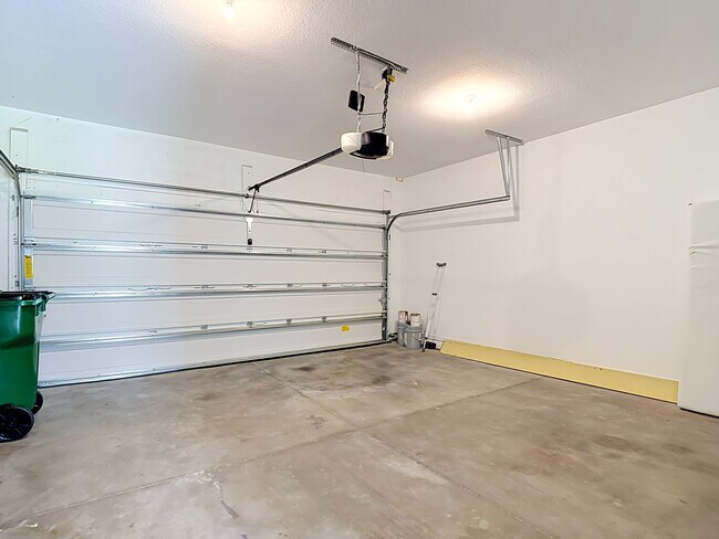 Building Photo - 35544 Shade Fern Ln