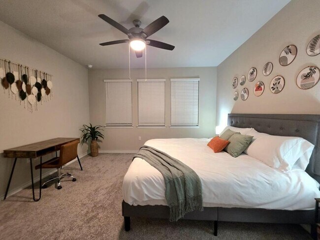 Building Photo - 1709 Adobe Walls Way