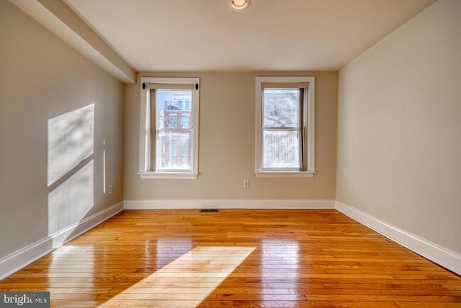 Building Photo - 204 S Chester St
