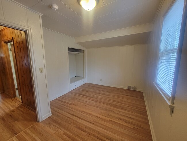 Building Photo - 745 Edith St