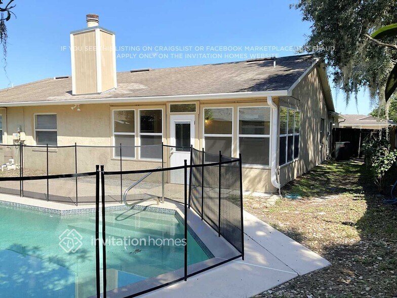 Building Photo - 1601 Aster Dr