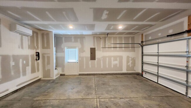 Building Photo - 4 Bedroom 2.5 Bathroom NEW Home in Wilson's Walk