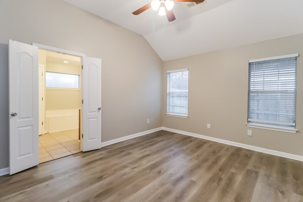 Building Photo - 9782 Pigeon Roost Park Cir