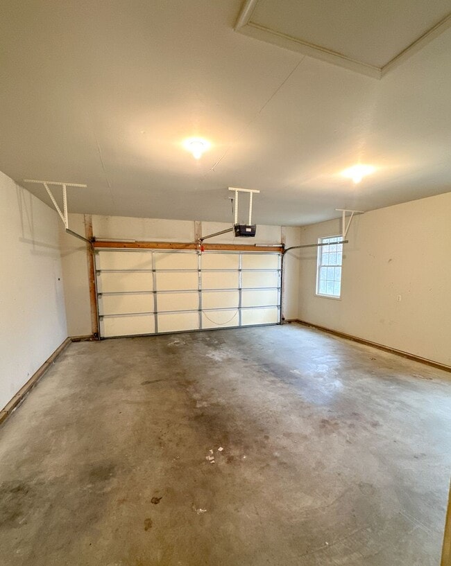 Building Photo - Beautiful 3bed 2 Bath Lake Monticello Rental