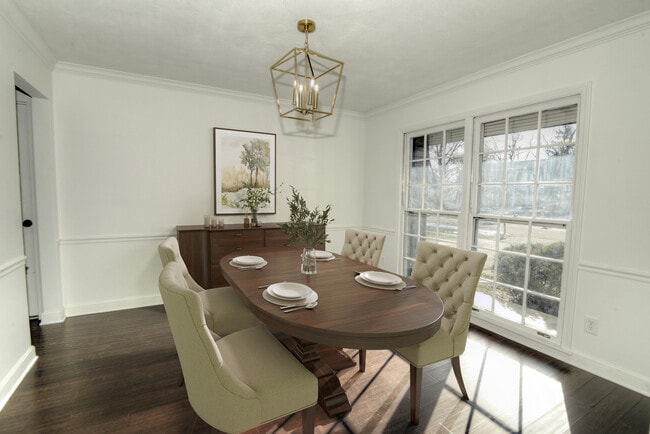 Building Photo - 2309 Sudbury Ln