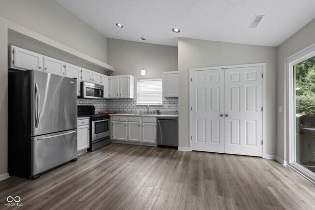Building Photo - 6815 Cherry Laurel Ln