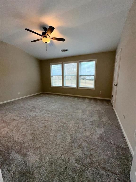 Building Photo - 2089 Lakeshore Overlook Dr
