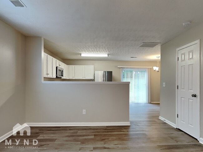 Building Photo - 2838 Creekbend Dr