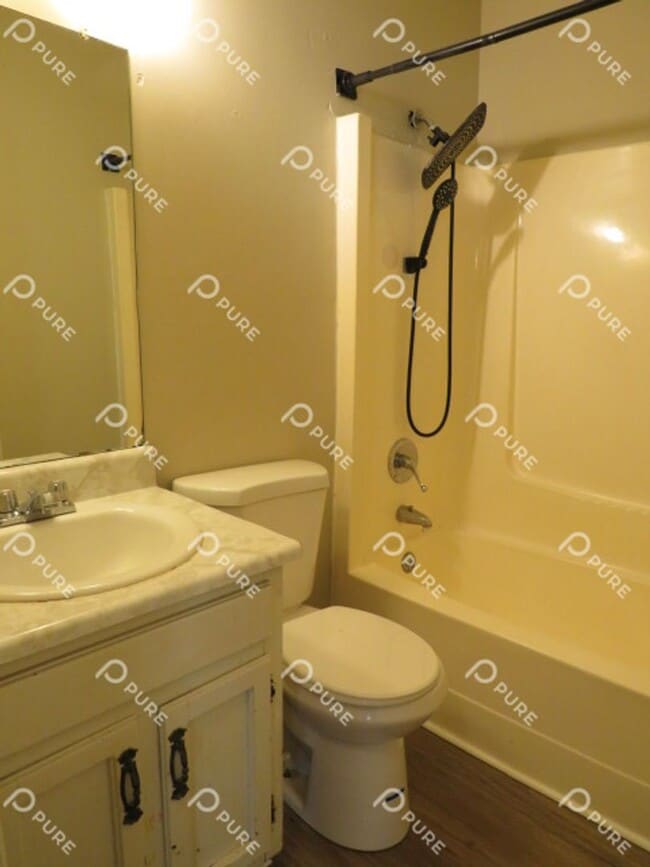 Building Photo - 3606 White Oak Way SW