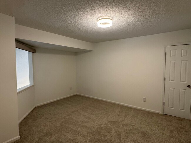 Building Photo - T.R. Lawing Realty Property