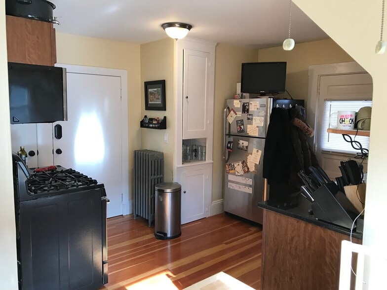 Building Photo - 21 Chandler St