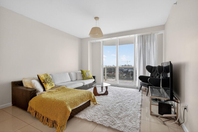 Building Photo - 9595 Collins Ave