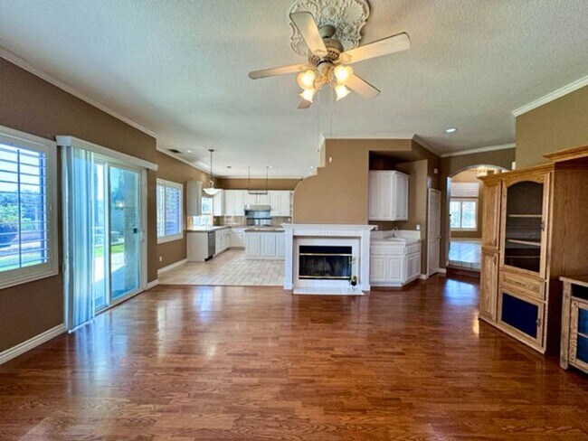 Building Photo - COMING SOON! Large Murrieta home available for LEASE!