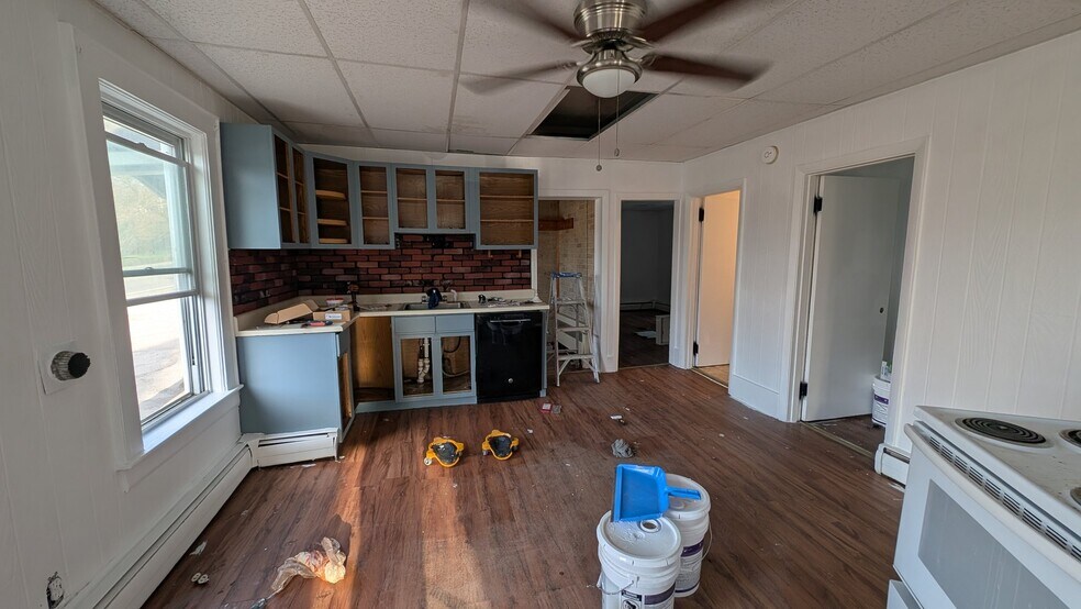 Building Photo - 634 Burgess St