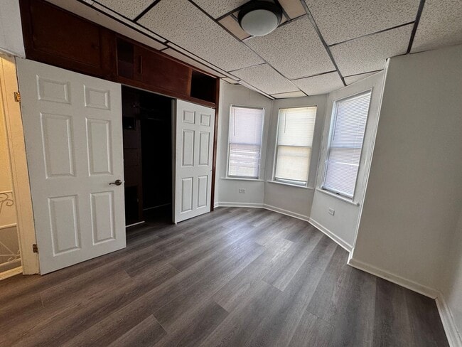 Building Photo - 210 N Avondale St