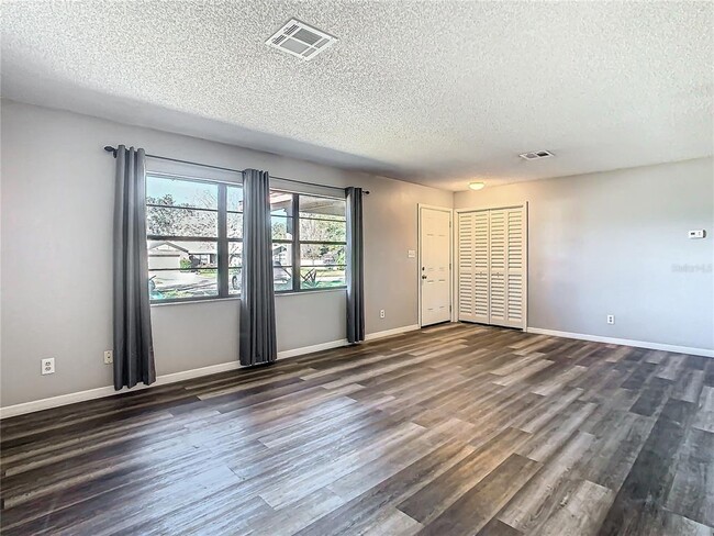 Building Photo - 7801 Rolling Grove Dr W