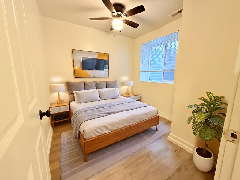 Building Photo - 3442 S 200 E