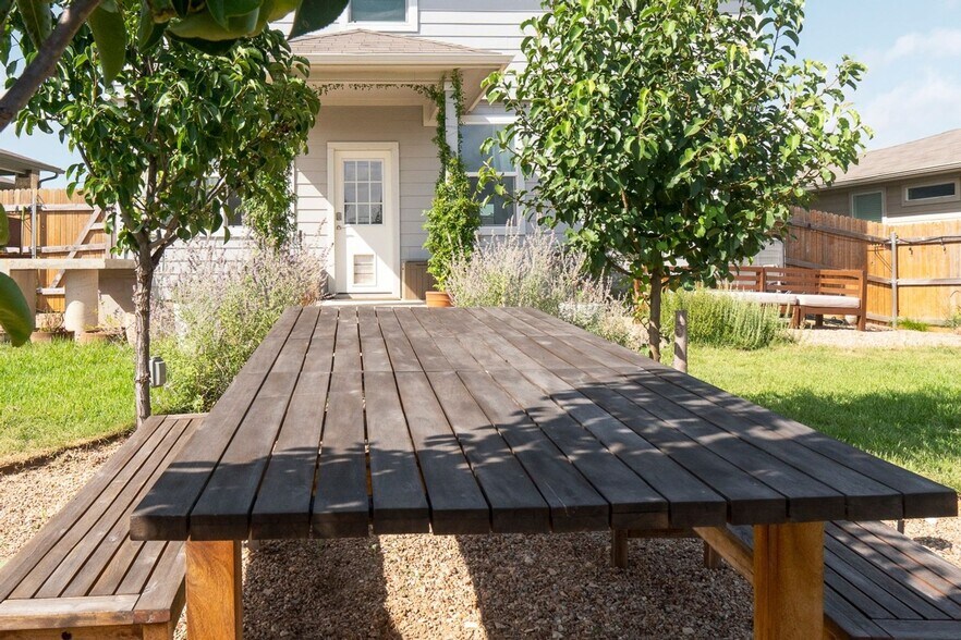 Building Photo - 7716 Jacobean WY