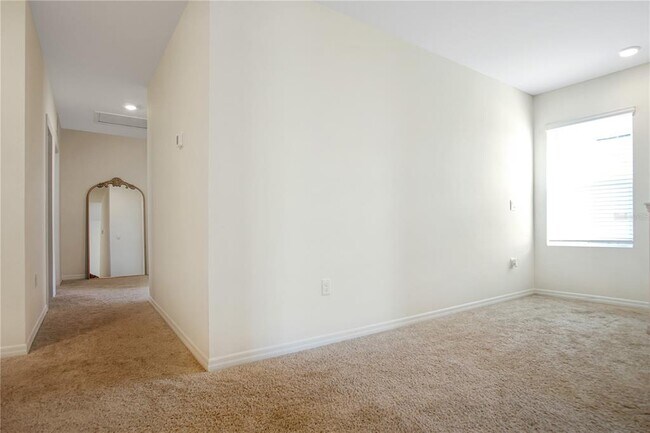 Building Photo - 1739 Post Oak Dr